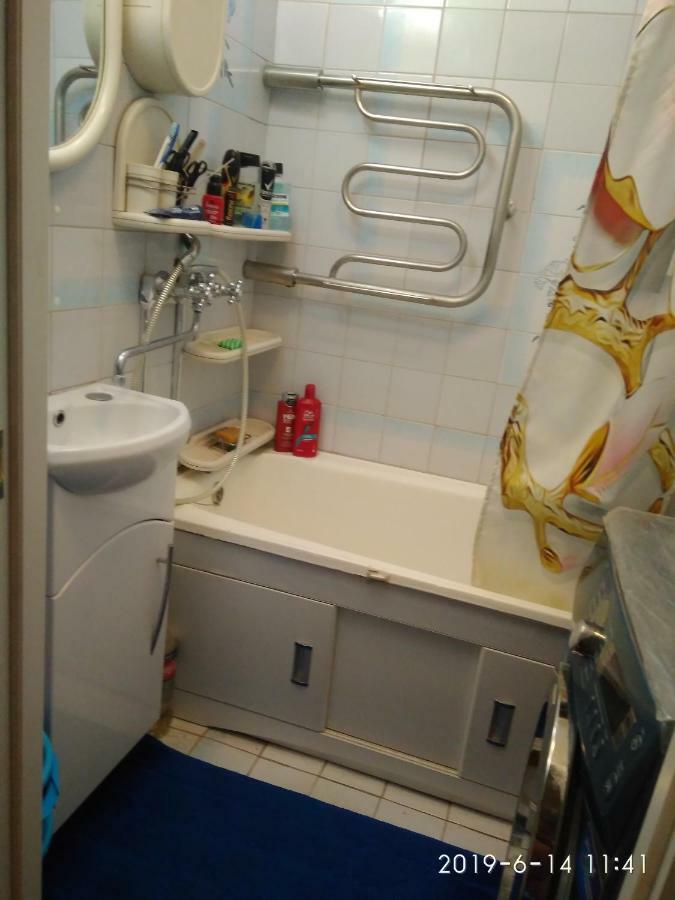 Комната Для Гостей Рядом С Станцией Метро Каменная Горка Minsk Bagian luar foto