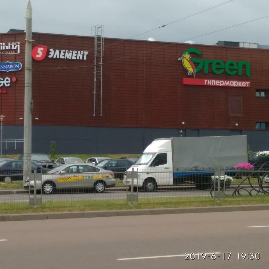 Комната Для Гостей Рядом С Станцией Метро Каменная Горка Minsk Bagian luar foto