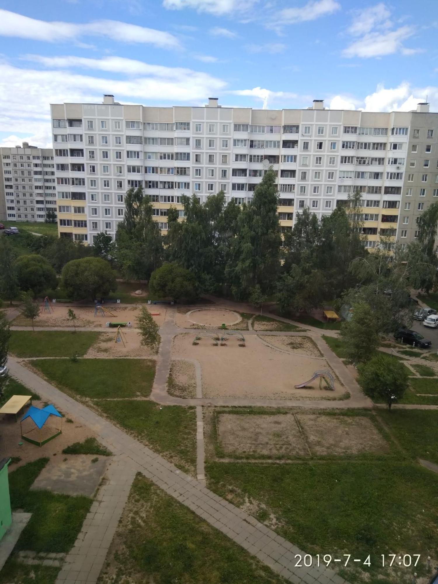 Комната Для Гостей Рядом С Станцией Метро Каменная Горка Minsk Bagian luar foto